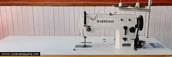 Máquina de coser industrial
